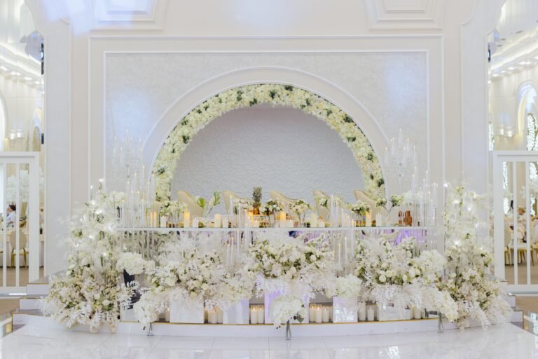 Luxury Ramadan Iftar table centerpiece with preserved roses in Dubai