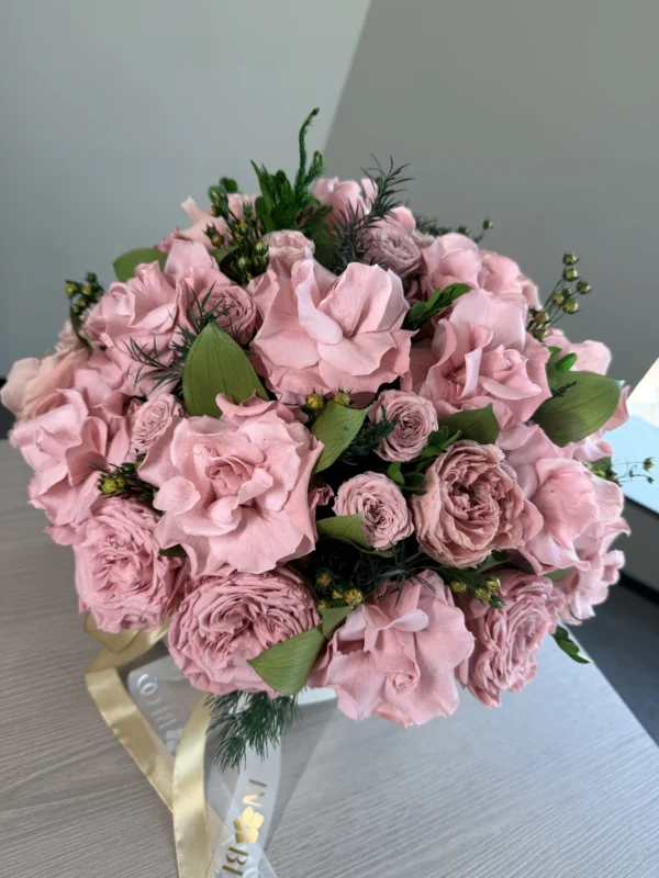 Olivia - Powder preserved flowers gift box detail view in Dubai