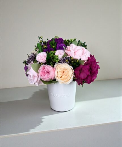 Long-lasting preserved flowers with fresh, natural appearance