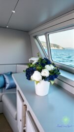 Preserved flowers with rich tones and soft, lifelike petals