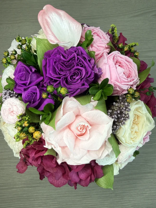 Elis - Blush Harmony preserved flowers gift box detail view in Dubai