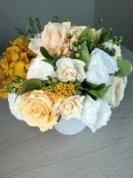 Luna Sandstorm preserved flower arrangement detail view in Dubai