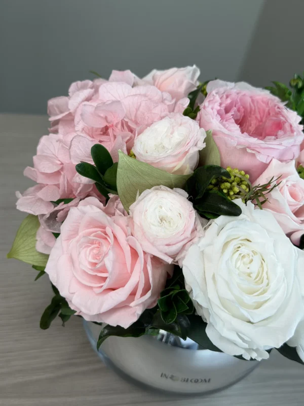 Loulou (S) - Rosy Veil preserved flower arrangement detail view in Dubai