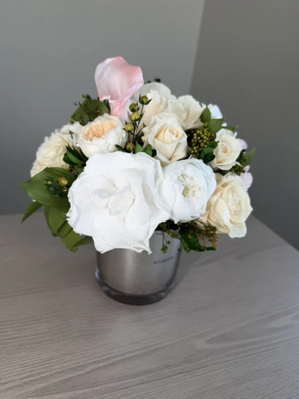 Juliette - Peach Cloud preserved flower arrangement detail view in Dubai