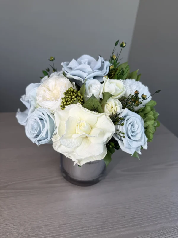 Juliette - Creamy Blue preserved flower arrangement detail view in Dubai
