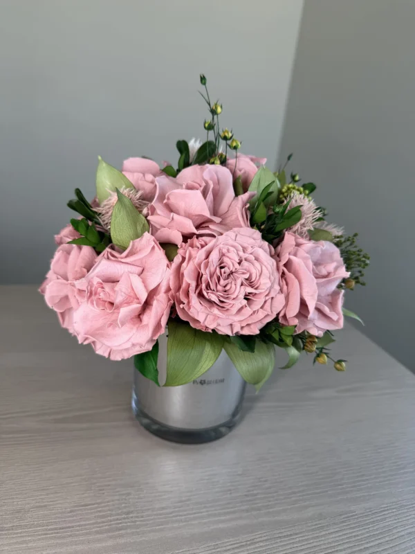 Juliette - Dusty Pink preserved flower arrangement detail view in Dubai