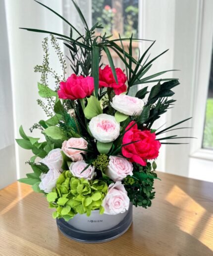 Emerald Blush preserved flower arrangement in Dubai detail