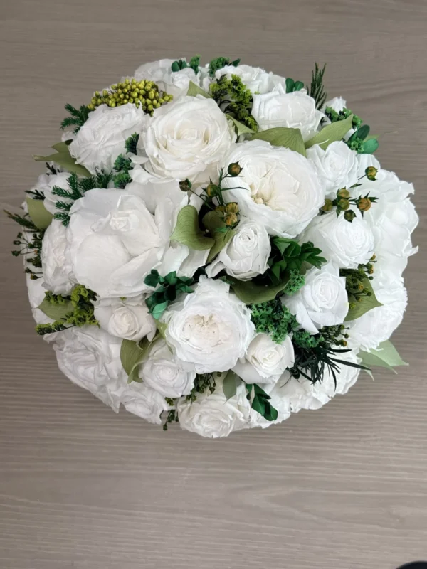 Luna blanc preserved flower arrangement detail view in Dubai
