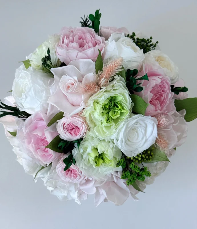 Luna - Light Pink preserved flower arrangement in Dubai detail