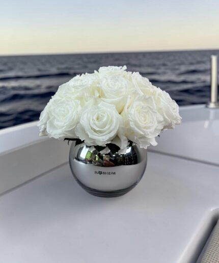 LOULOU (S) - Ivory Roses preserved flower arrangement in Dubai detail