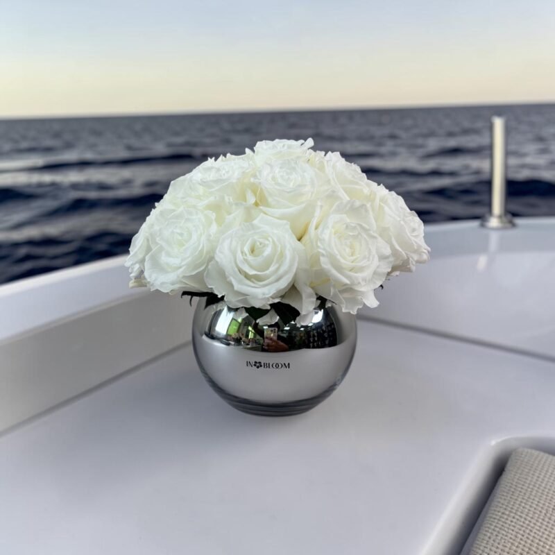LOULOU (S) - Ivory Roses preserved flower arrangement in Dubai detail