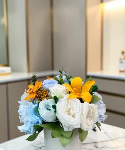 Luna - Sunlit Cloud preserved flower arrangement in Dubai detail