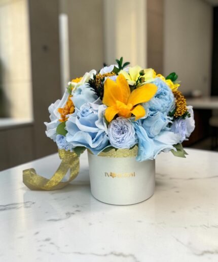 Elis - Golden Skies preserved flower arrangement in Dubai detail