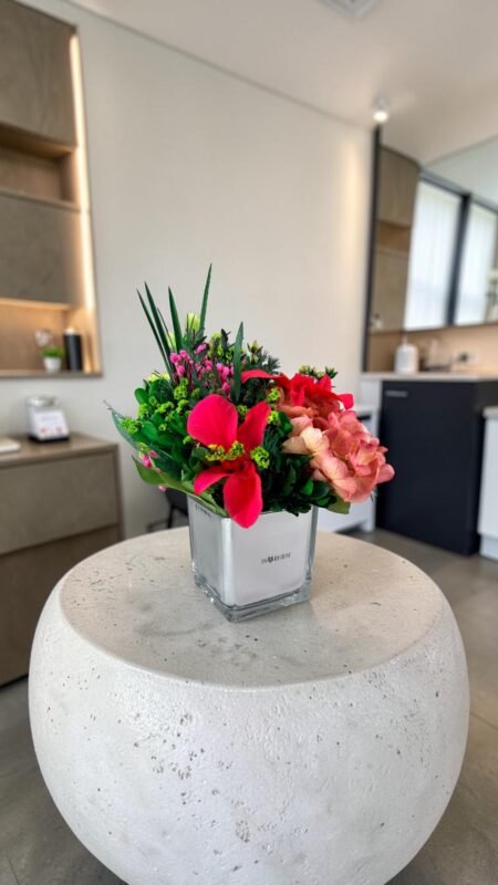 AMELY - Blushing Paradise preserved flower arrangement in Dubai detail