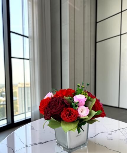 AMELY - Velvet Desire preserved flower arrangement in Dubai detail