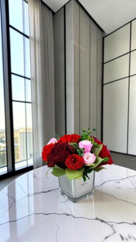 AMELY - Velvet Desire preserved flower arrangement in Dubai detail