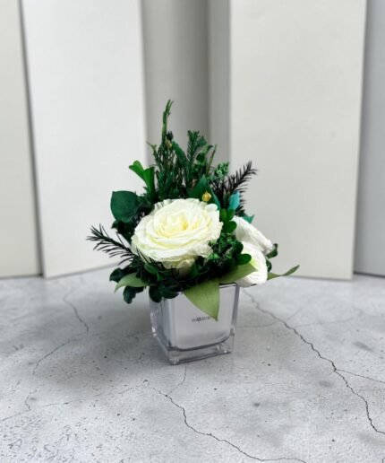 KATIE - Evergreen Grace preserved flower arrangement in Dubai detail