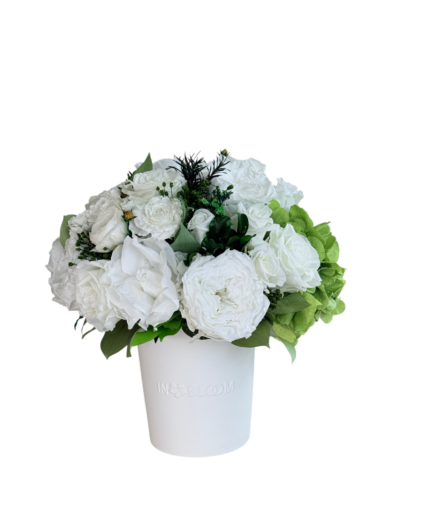 Luna - blanc 8 preserved flower arrangement in Dubai