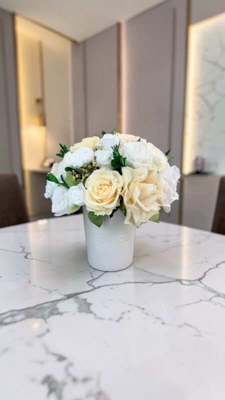LUNA - ROYAL CHAMPAGNE preserved flower arrangement in Dubai detail