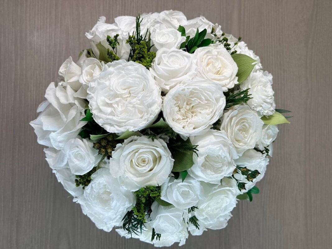 Luna white mixed preserved flower arrangement detail view in Dubai